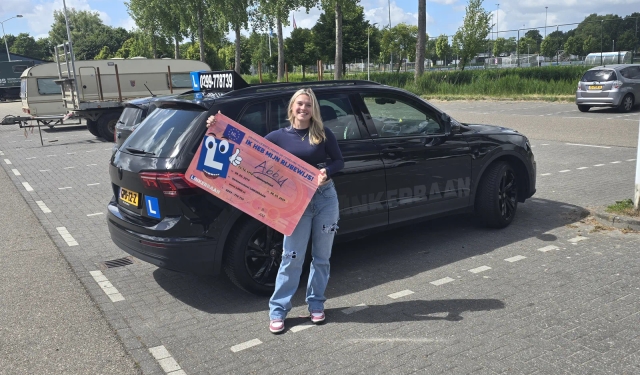 Abby is geslaagd bij Verkeersschool Linkerbaan