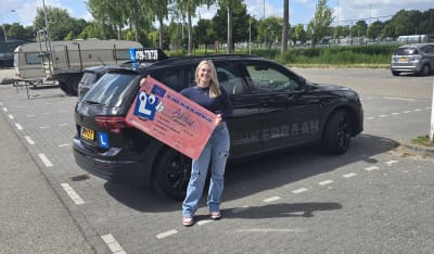 Abby is geslaagd bij Verkeersschool Linkerbaan