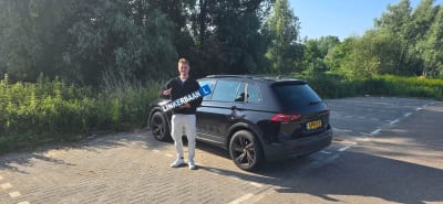 Jason is geslaagd bij Verkeersschool Linkerbaan