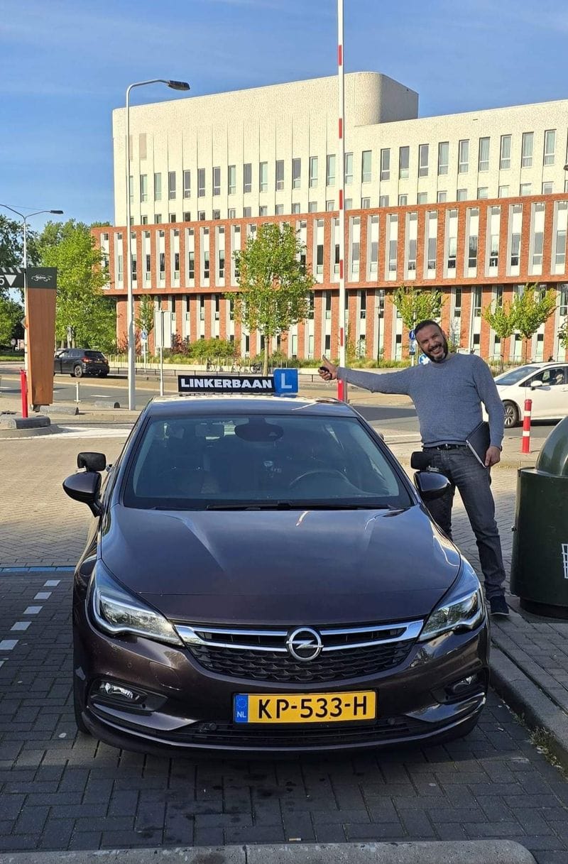 Khalil — Rijinstructeur bij Verkeersschool Linkerbaan